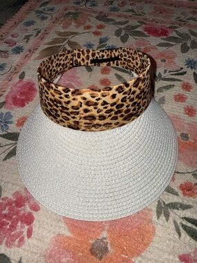 Source Unknown White Visor with Leopard Print Band